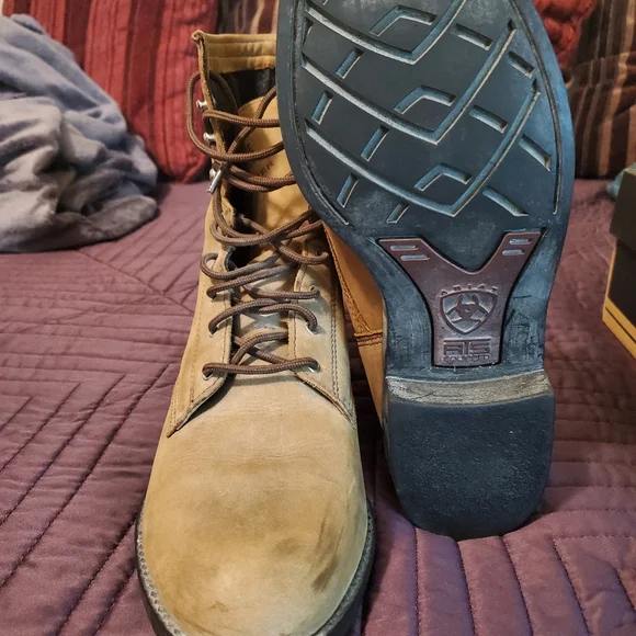 Tan Ariat lace up boots size 9.5 Ariat Men main image 4